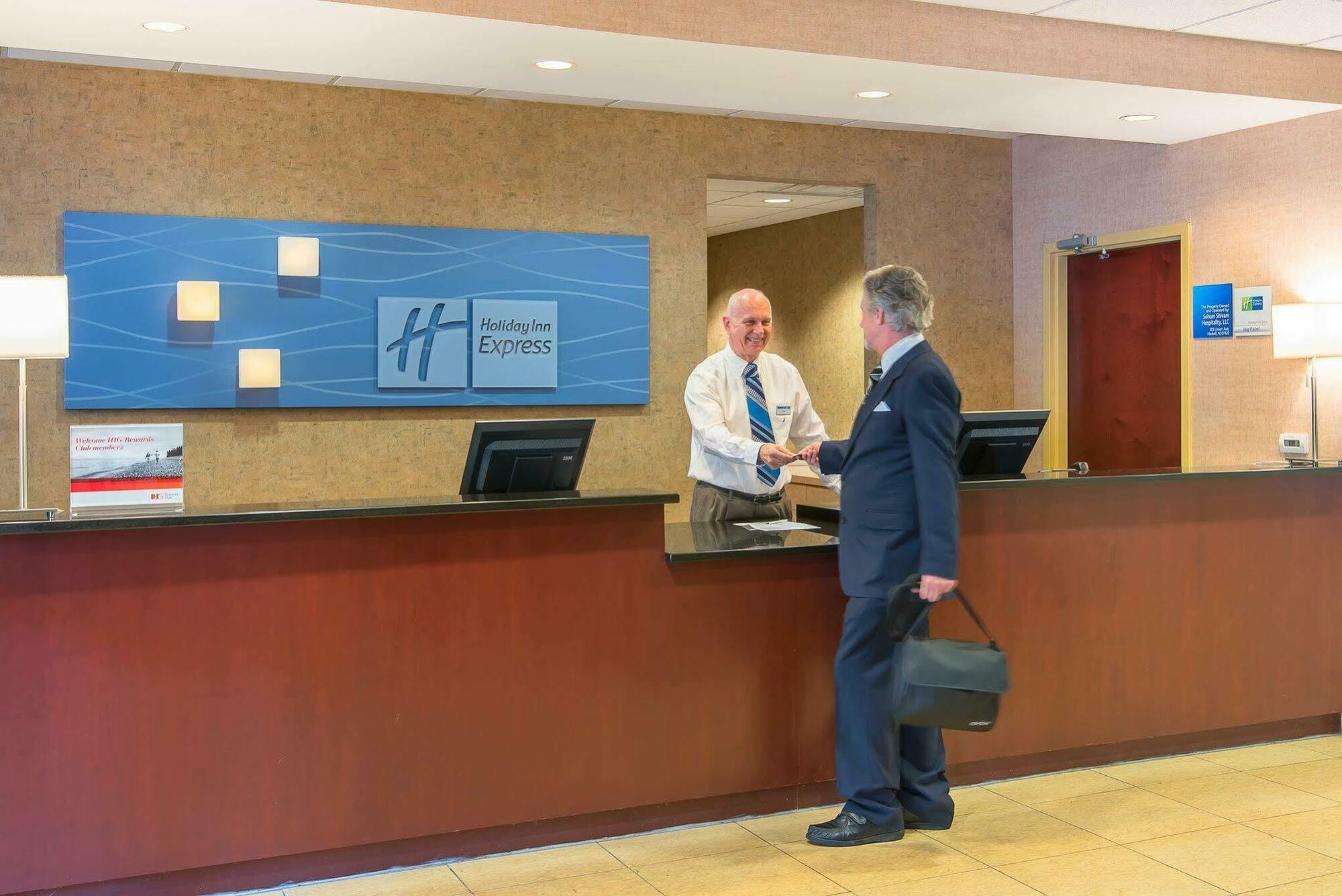 Holiday Inn Express Haskell-Wayne Area By Ihg Eksteriør bilde